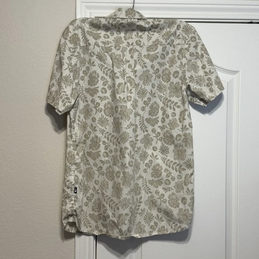 The North Face Floral Shirt Mens Medium Button Up Beige Short Sleeve